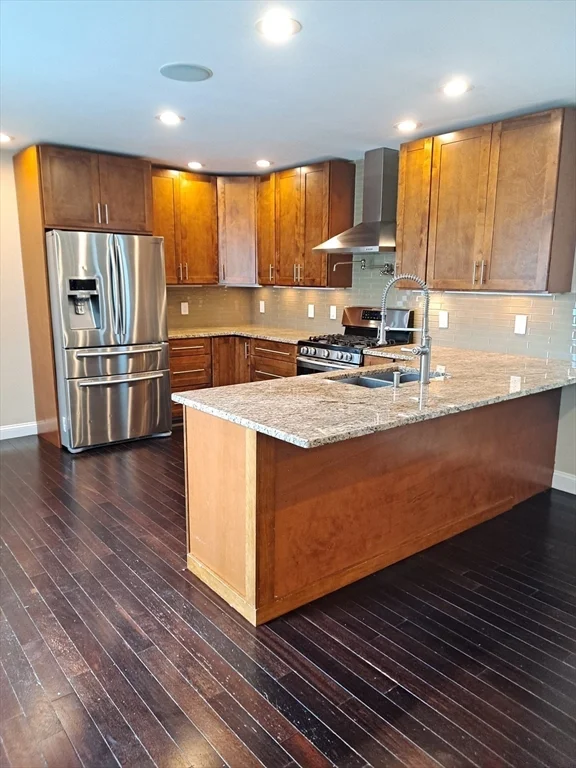 3 bed, 2 bath apartment for rent at 241 North St Unit 241, Salem — photo 7 of 23