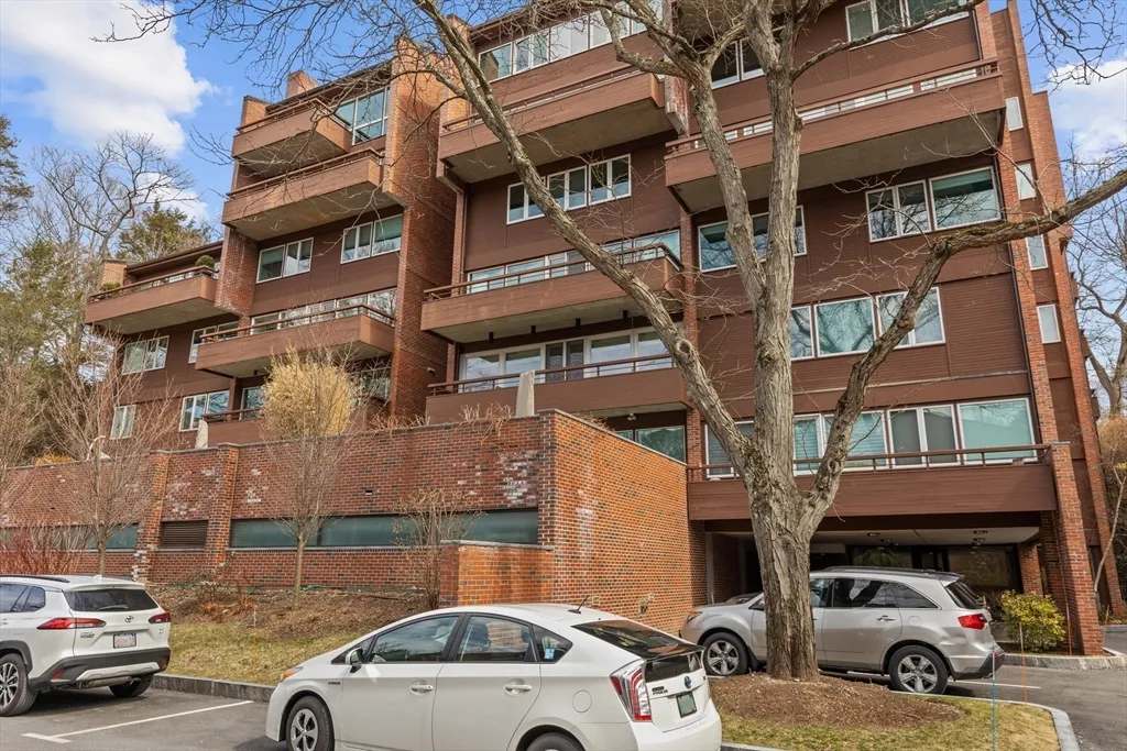 3 bed, 2 bath apartment for rent at 241 Perkins St Unit D405, Jamaica Plain — photo 27 of 29