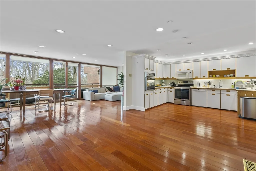 3 bed, 2 bath apartment for rent at 241 Perkins St Unit D405, Jamaica Plain — photo 8 of 29