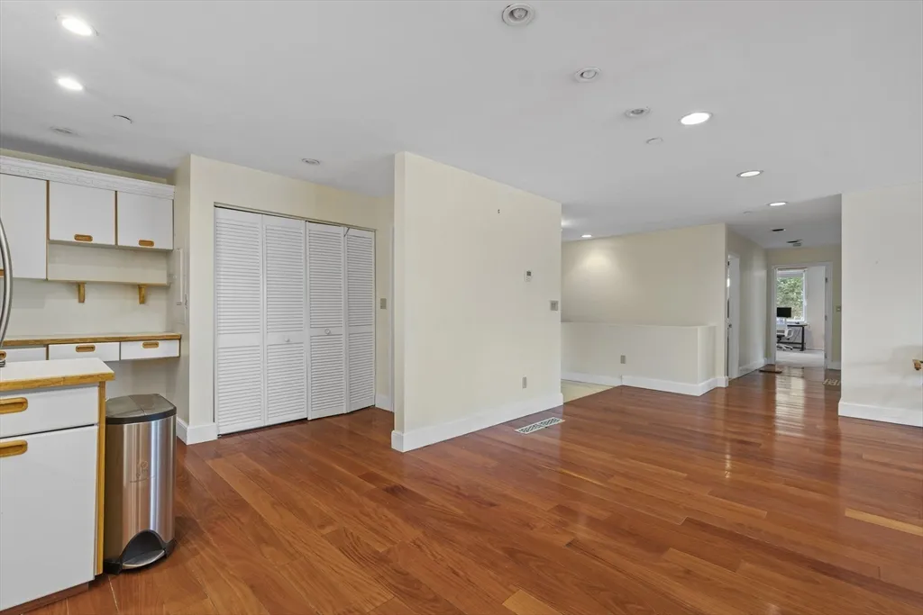 3 bed, 2 bath apartment for rent at 241 Perkins St Unit D405, Jamaica Plain — photo 11 of 29