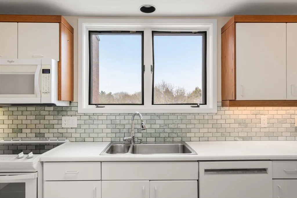 2 bed, 3 bath apartment for rent at 241 Perkins St Unit D605, Jamaica Plain — photo 10 of 18