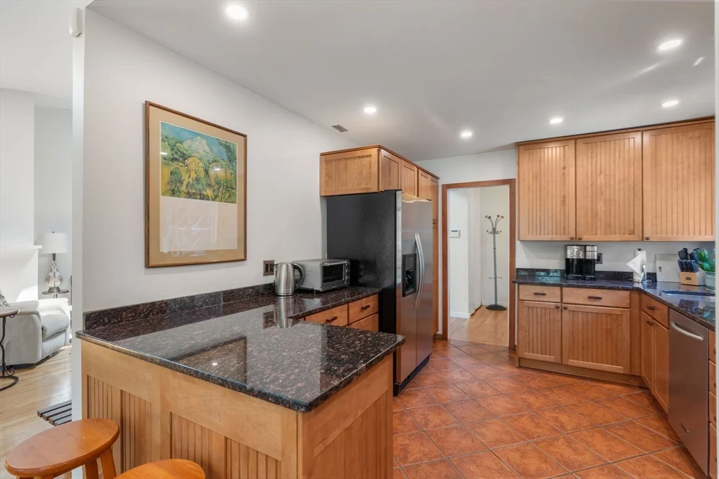2 bed, 2 bath apartment for rent at 241 Perkins Unit H-402, Jamaica Plain — photo 11 of 32