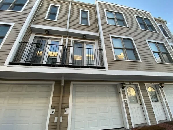 2 bed, 1 bath apartment for rent at 241 Prospect St Unit 3, Central Square