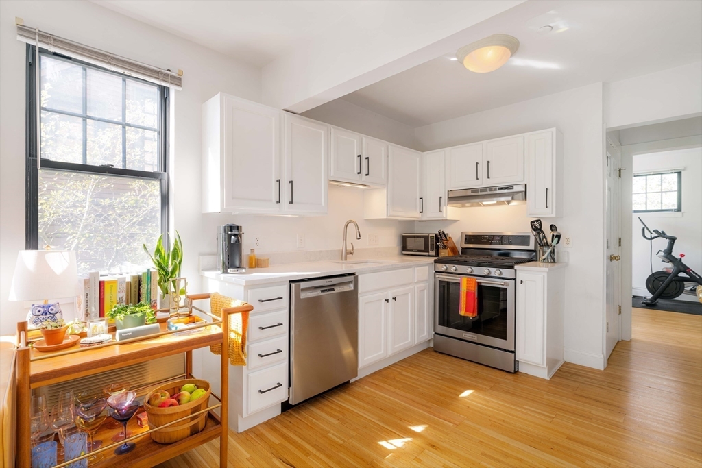 3 bed, 2 bath apartment for rent at 241 River St Unit 6, Riverside — photo 9 of 17