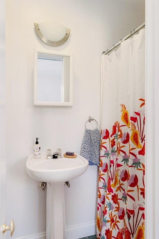 3 bed, 2 bath apartment for rent at 241 River St Unit 6, Riverside — photo 13 of 17