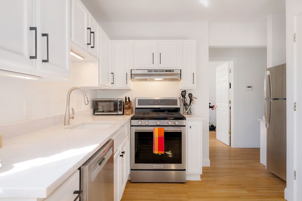 3 bed, 2 bath apartment for rent at 241 River St Unit 6, Riverside — photo 8 of 17