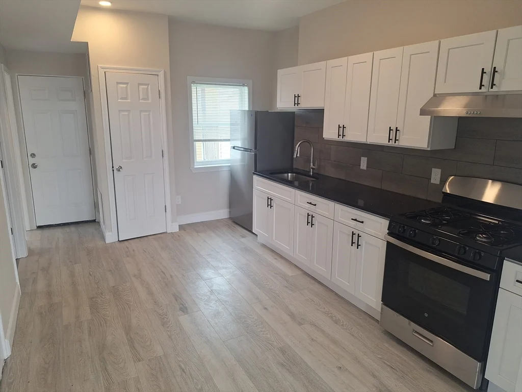 2 bed, 1 bath apartment for rent at 241 Walnut St Unit 3, Chelsea — photo 7 of 8