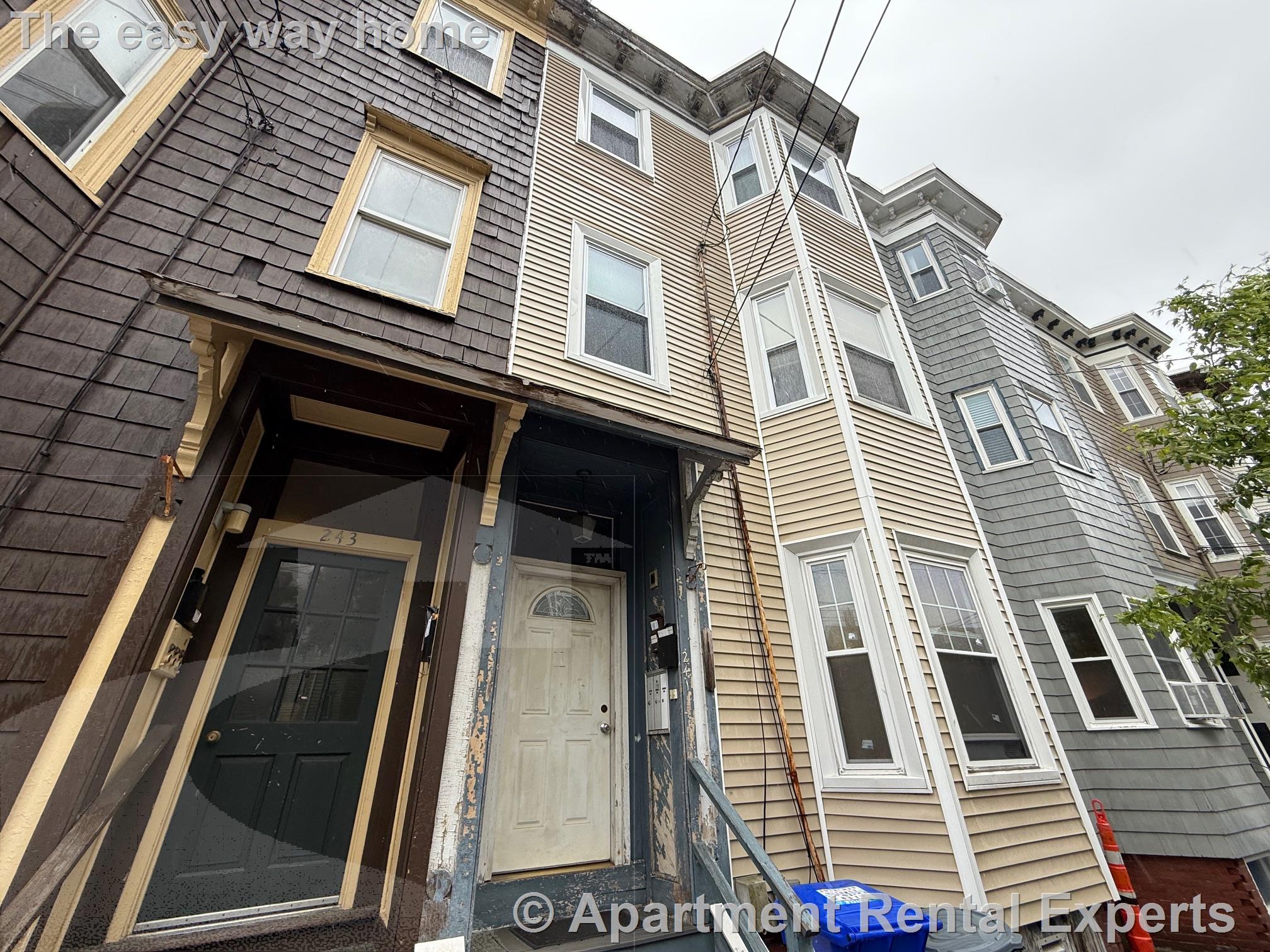 2 bed, 2 bath apartment for rent at 241 West 5th St Unit 1, Addison-Orange — photo 15 of 15