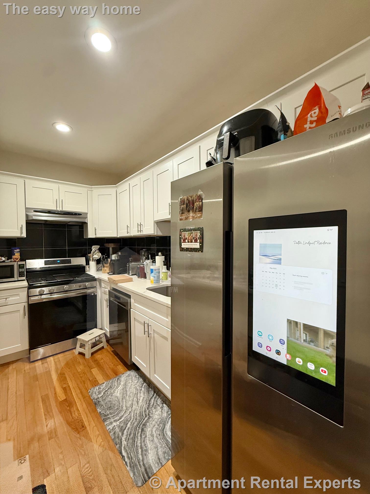 2 bed, 2 bath apartment for rent at 241 West 5th St Unit 1, Addison-Orange — photo 5 of 15