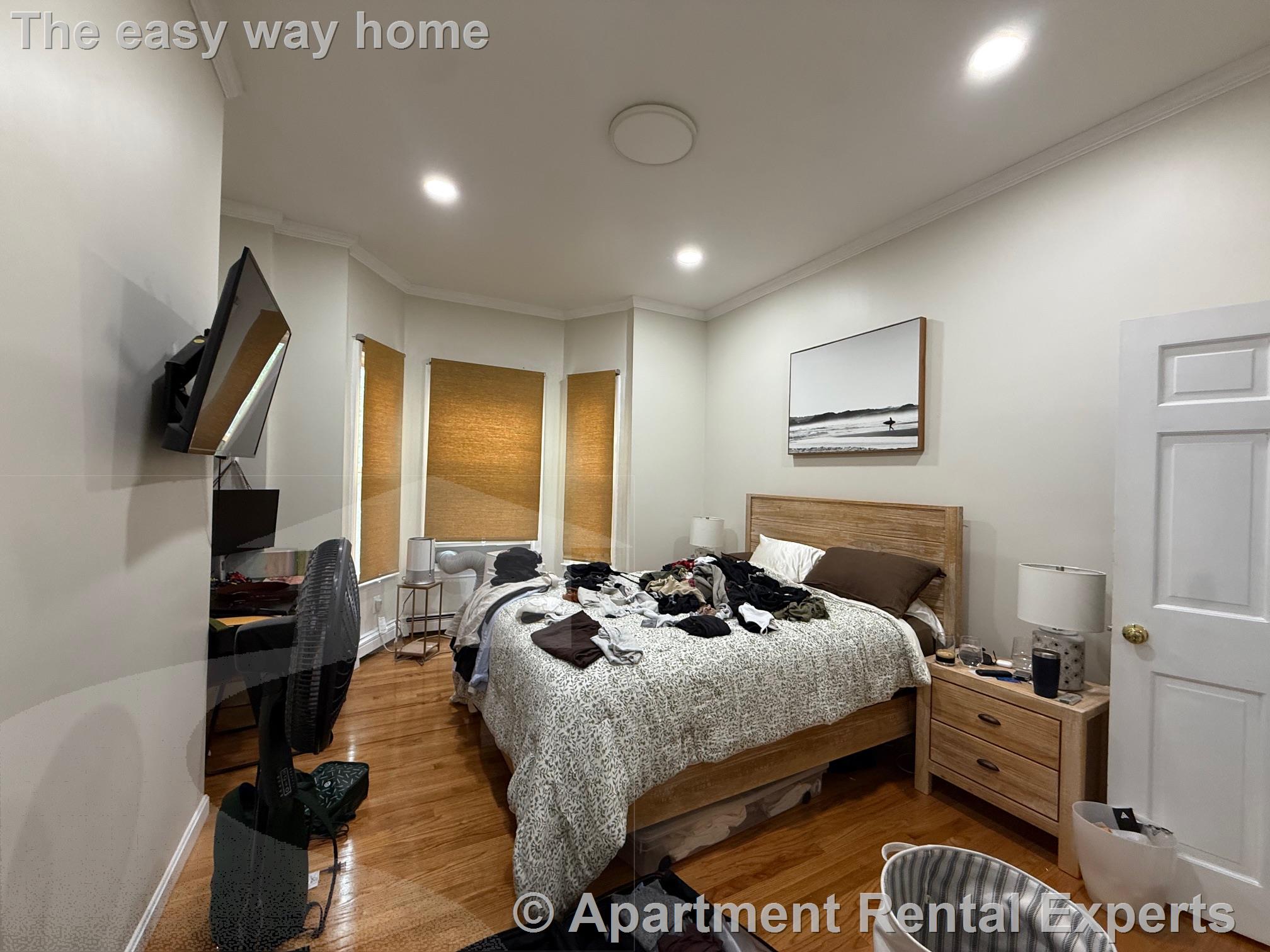 2 bed, 2 bath apartment for rent at 241 West 5th St Unit 1, Addison-Orange — photo 13 of 15