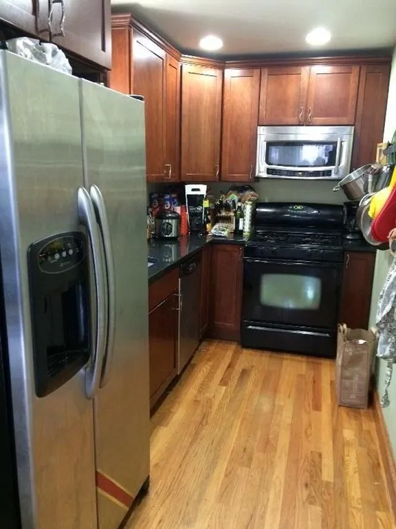 3 bed, 2 bath apartment for rent at 241 West Third Unit 2, South Boston — photo 3 of 20