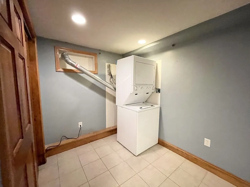 3 bed, 2 bath apartment for rent at 241 West Third Unit 2, South Boston — photo 7 of 20