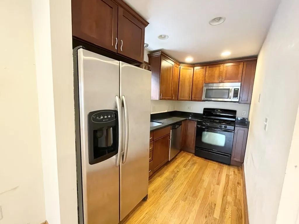 3 bed, 2 bath apartment for rent at 241 West Third Unit 2, South Boston — photo 2 of 20