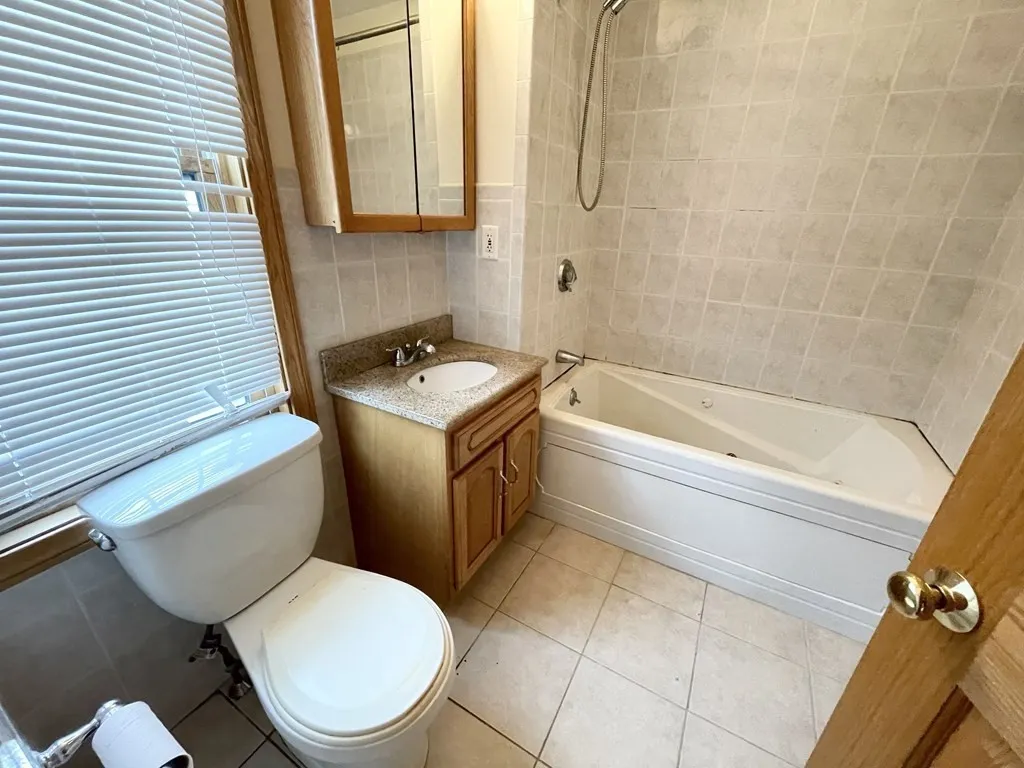 3 bed, 2 bath apartment for rent at 241 West Third Unit 2, South Boston — photo 6 of 20