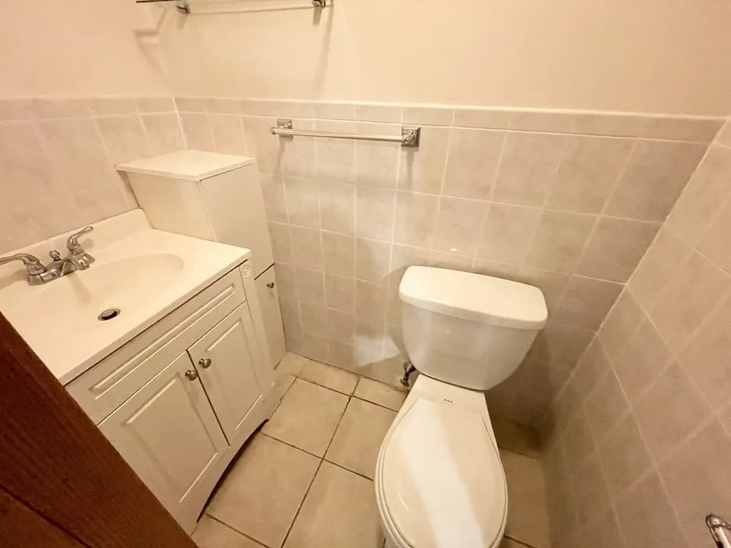 3 bed, 2 bath apartment for rent at 241 West Third Unit 2, South Boston — photo 4 of 20