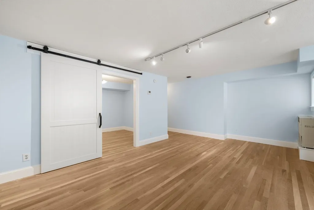 1 bed, 1 bath apartment for rent at 242 Beacon St Unit 1, Back Bay — photo 12 of 29