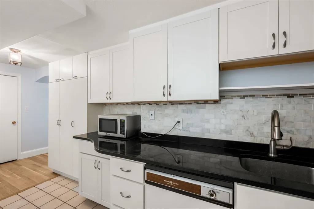 1 bed, 1 bath apartment for rent at 242 Beacon St Unit 1, Back Bay — photo 14 of 29
