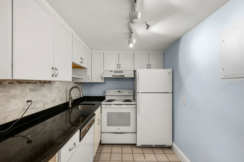 1 bed, 1 bath apartment for rent at 242 Beacon St Unit 1, Back Bay — photo 16 of 29
