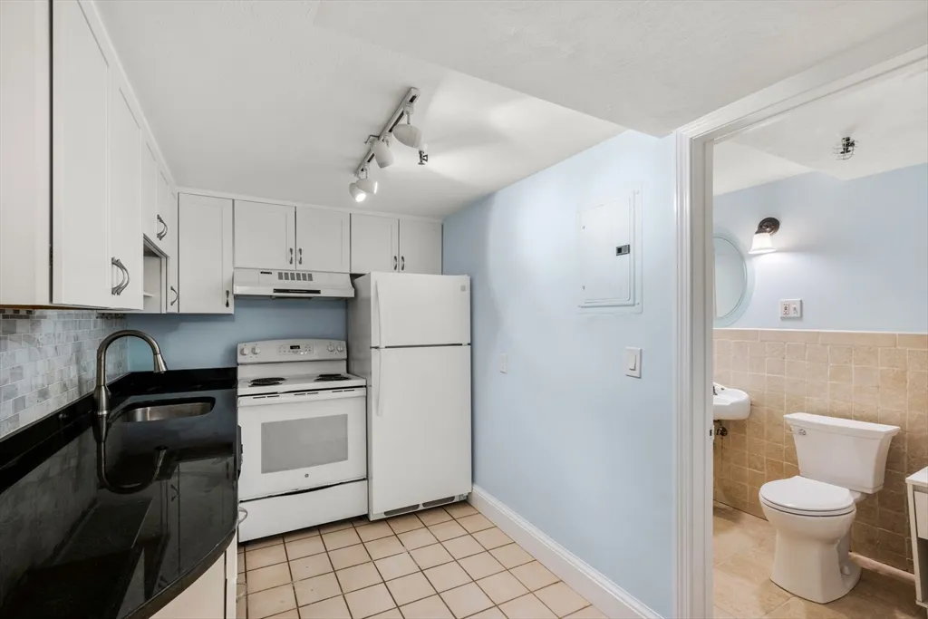1 bed, 1 bath apartment for rent at 242 Beacon St Unit 1, Back Bay — photo 18 of 29