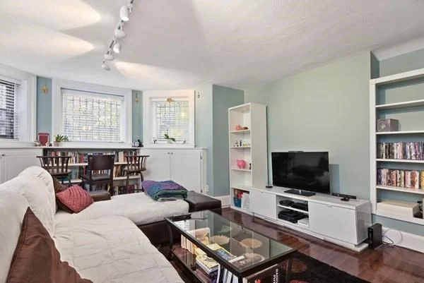 1 bed, 1 bath apartment for rent at 242 Beacon St Unit 1, Back Bay