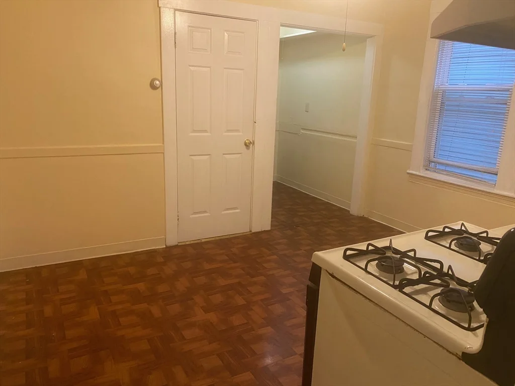 3 bed, 1 bath apartment for rent at 242 Hyde Park Ave Unit 2, Jamaica Plain — photo 13 of 15