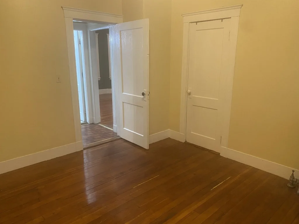 3 bed, 1 bath apartment for rent at 242 Hyde Park Ave Unit 2, Jamaica Plain — photo 8 of 15