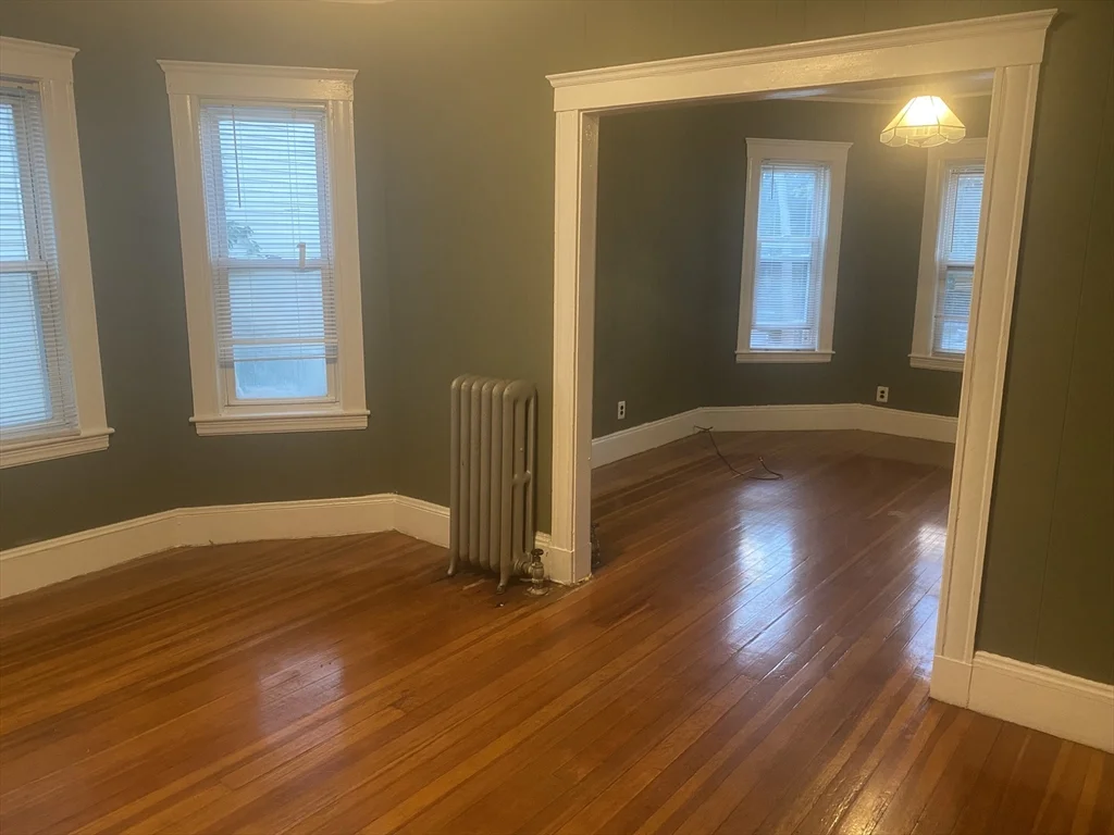 3 bed, 1 bath apartment for rent at 242 Hyde Park Ave Unit 2, Jamaica Plain — photo 2 of 15