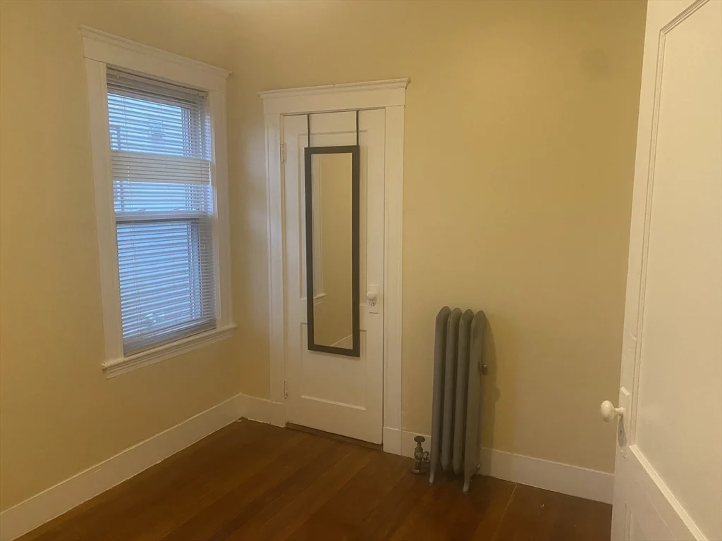 3 bed, 1 bath apartment for rent at 242 Hyde Park Ave Unit 2, Jamaica Plain — photo 5 of 15