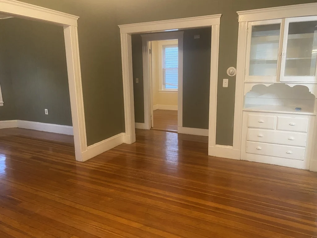 3 bed, 1 bath apartment for rent at 242 Hyde Park Ave Unit 2, Jamaica Plain — photo 3 of 15