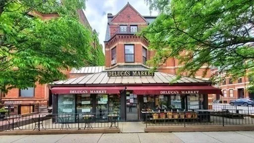 3 bed, 1 bath apartment for rent at 242 Newbury St Unit 2, Back Bay — photo 9 of 10