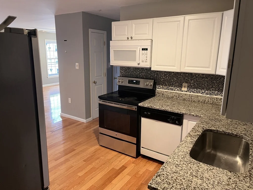 3 bed, 2 bath apartment for rent at 242 Park Ave Unit 5, Revere — photo 2 of 25