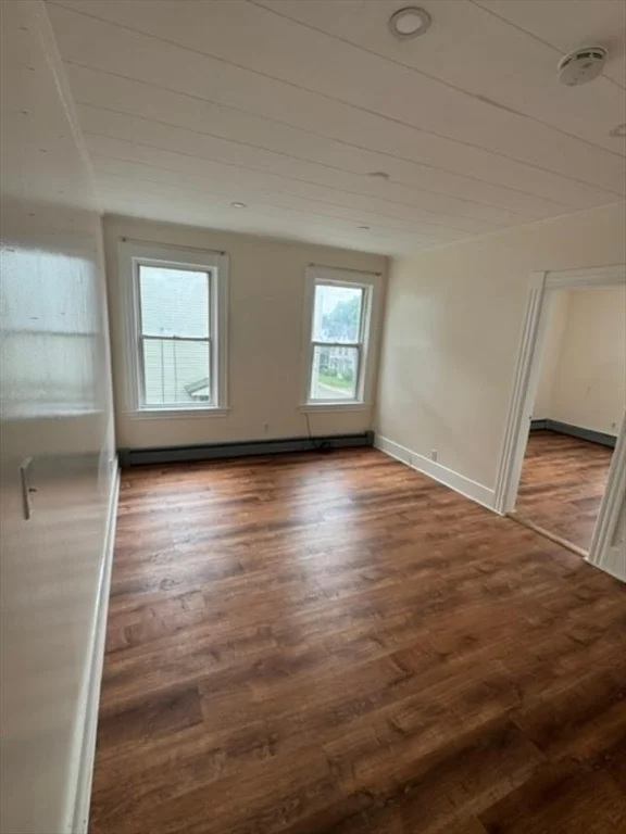 3 bed, 1 bath apartment for rent at 242 Pine St Unit 2, Gardner — photo 8 of 8