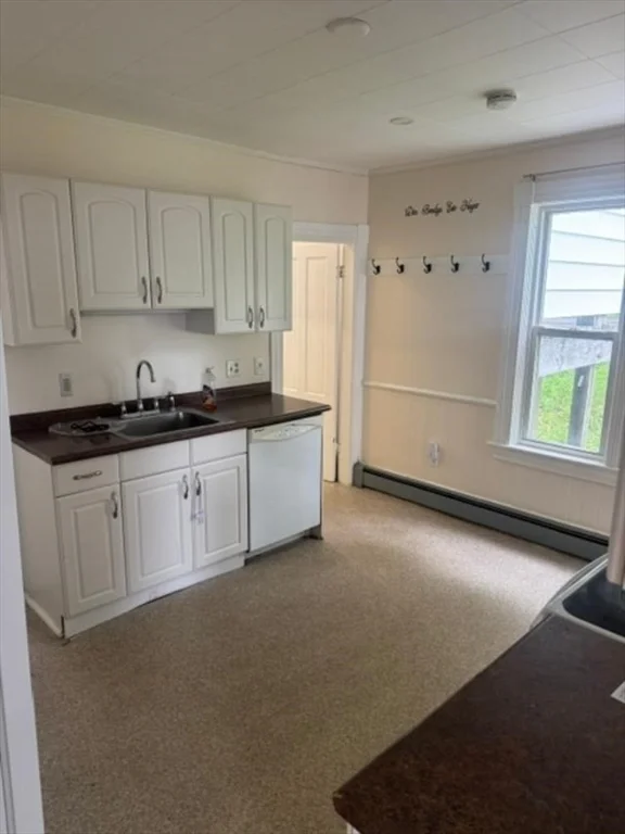 3 bed, 1 bath apartment for rent at 242 Pine St Unit 2, Gardner — photo 3 of 8