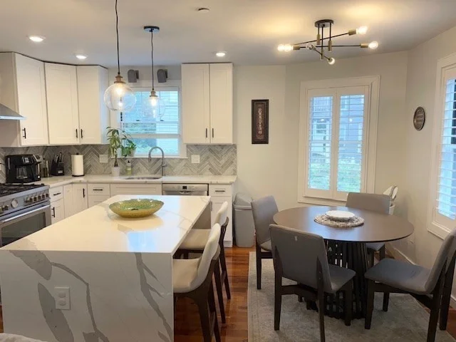 2 bed, 2 bath apartment for rent at 242 R Broadway Unit 1, Winter Hill — photo 2 of 29