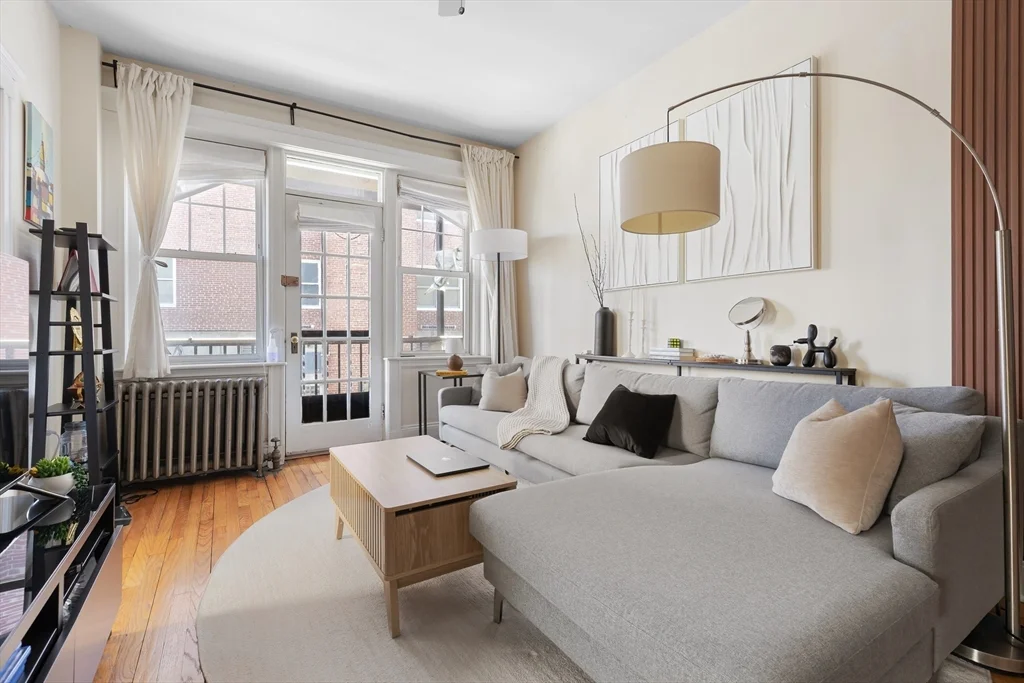 1 bed, 1 bath apartment for rent at 242 South Huntington Ave Unit 3, Jamaica Plain