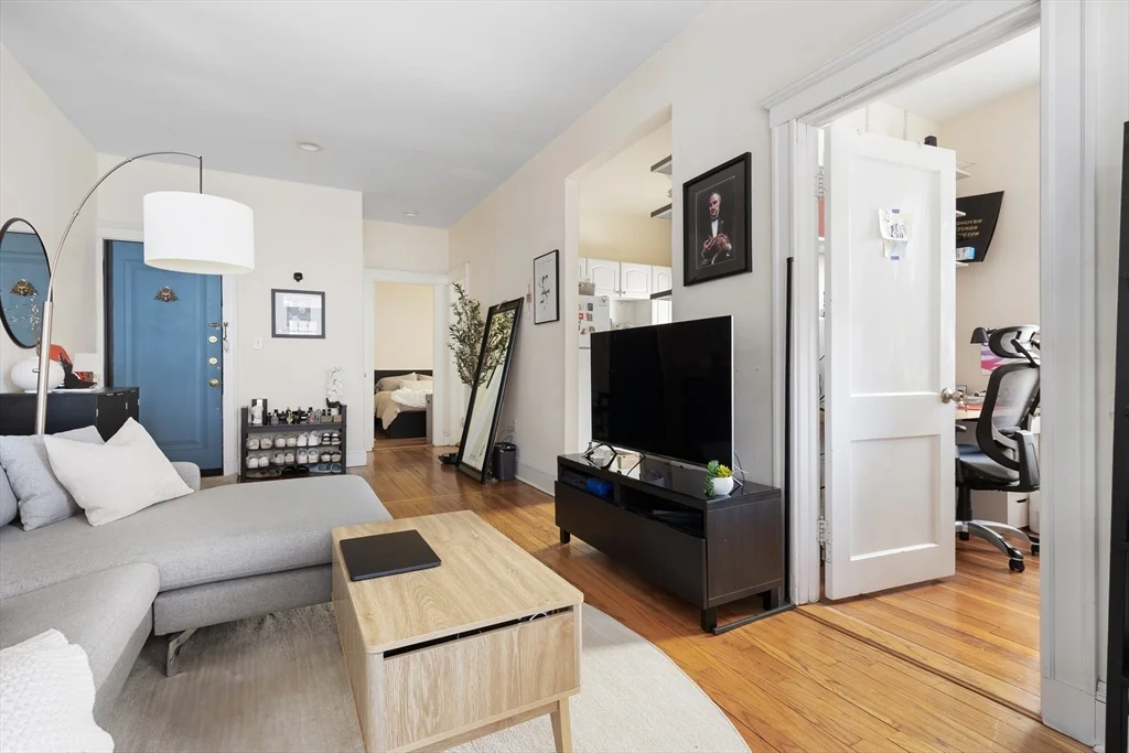 1 bed, 1 bath apartment for rent at 242 South Huntington Ave Unit 3, Jamaica Plain — photo 3 of 16