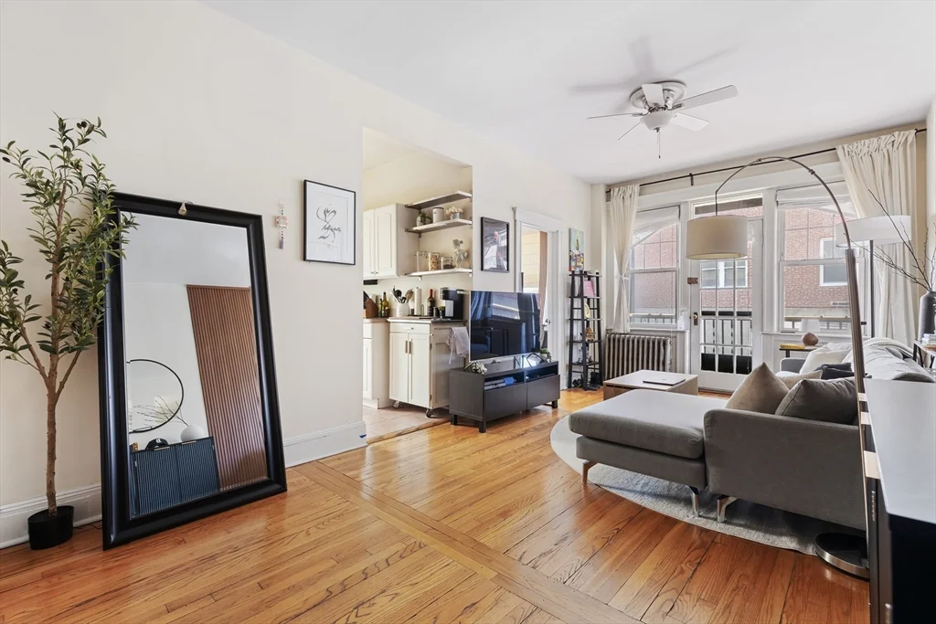 1 bed, 1 bath apartment for rent at 242 South Huntington Ave Unit 3, Jamaica Plain — photo 4 of 16