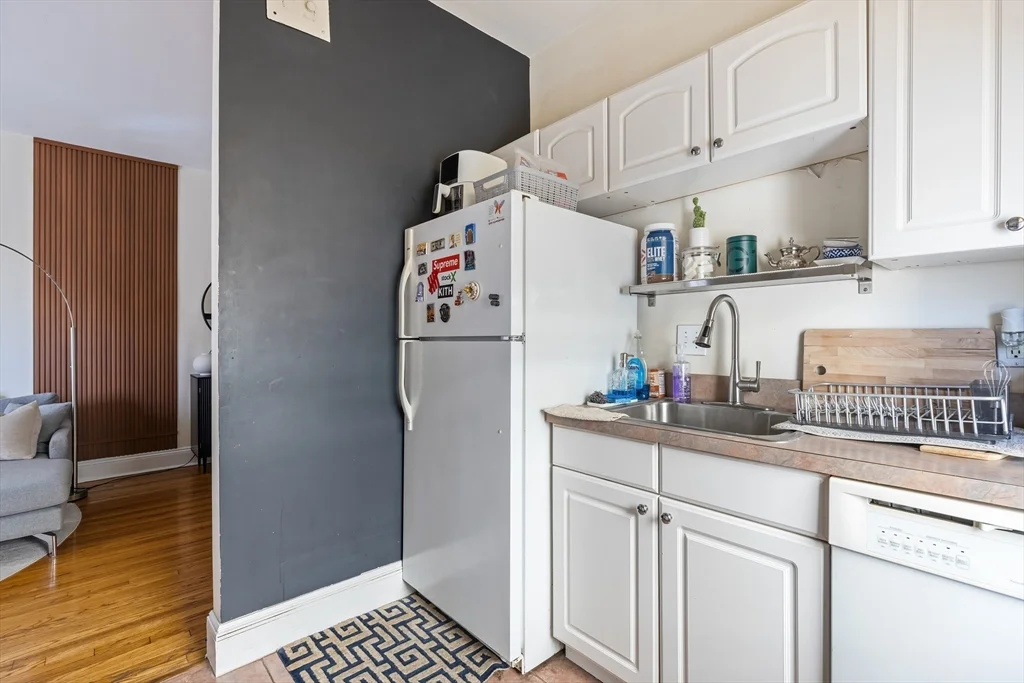 1 bed, 1 bath apartment for rent at 242 South Huntington Ave Unit 3, Jamaica Plain — photo 9 of 16