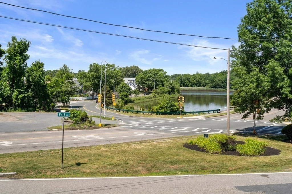 2 bed, 1 bath apartment for rent at 242 Southern Artery Unit 1, Quincy — photo 5 of 5