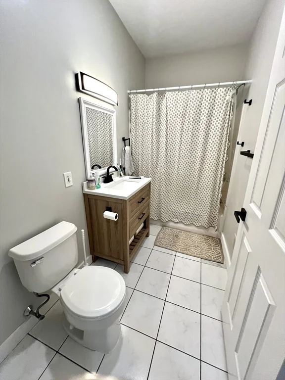 3 bed, 2 bath apartment for rent at 242 W 3rd St Unit 2, South Boston — photo 10 of 21