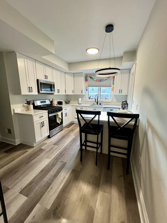 3 bed, 2 bath apartment for rent at 242 W 3rd St Unit 2, South Boston — photo 6 of 21