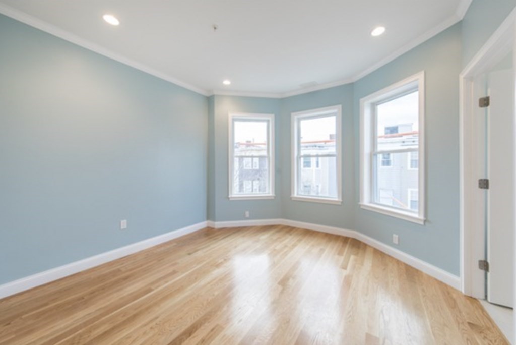 2 bed, 1 bath apartment for rent at 242 W 5th St Unit 1, South Boston — photo 3 of 5