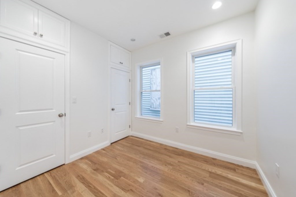 2 bed, 1 bath apartment for rent at 242 W 5th St Unit 1, South Boston — photo 4 of 5