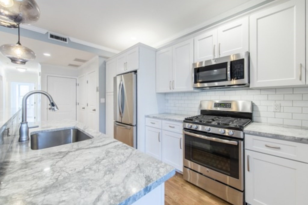 2 bed, 1 bath apartment for rent at 242 W 5th St Unit 1, South Boston