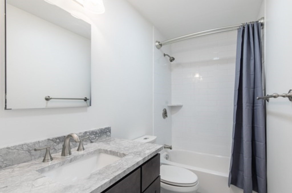 2 bed, 1 bath apartment for rent at 242 W 5th St Unit 1, South Boston — photo 5 of 5