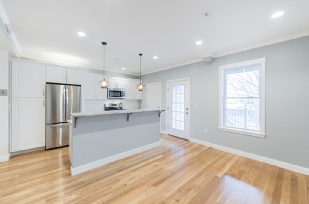 2 bed, 1 bath apartment for rent at 242 W 5th St Unit 1, South Boston — photo 2 of 5