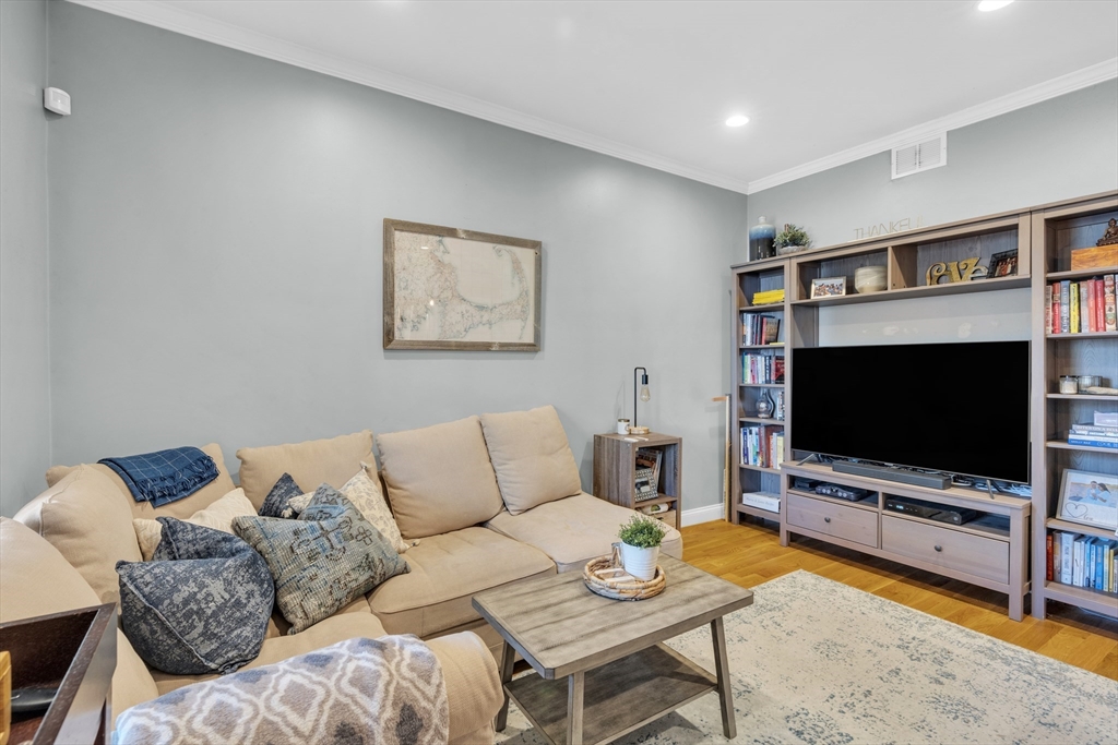 2 bed, 2 bath apartment for rent at 242 W 5th St Unit 2, South Boston — photo 4 of 15