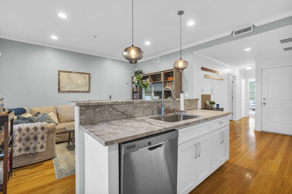 2 bed, 2 bath apartment for rent at 242 W 5th St Unit 2, South Boston — photo 3 of 15