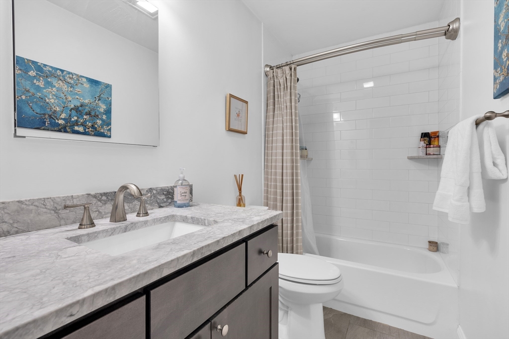 2 bed, 2 bath apartment for rent at 242 W 5th St Unit 2, South Boston — photo 11 of 15