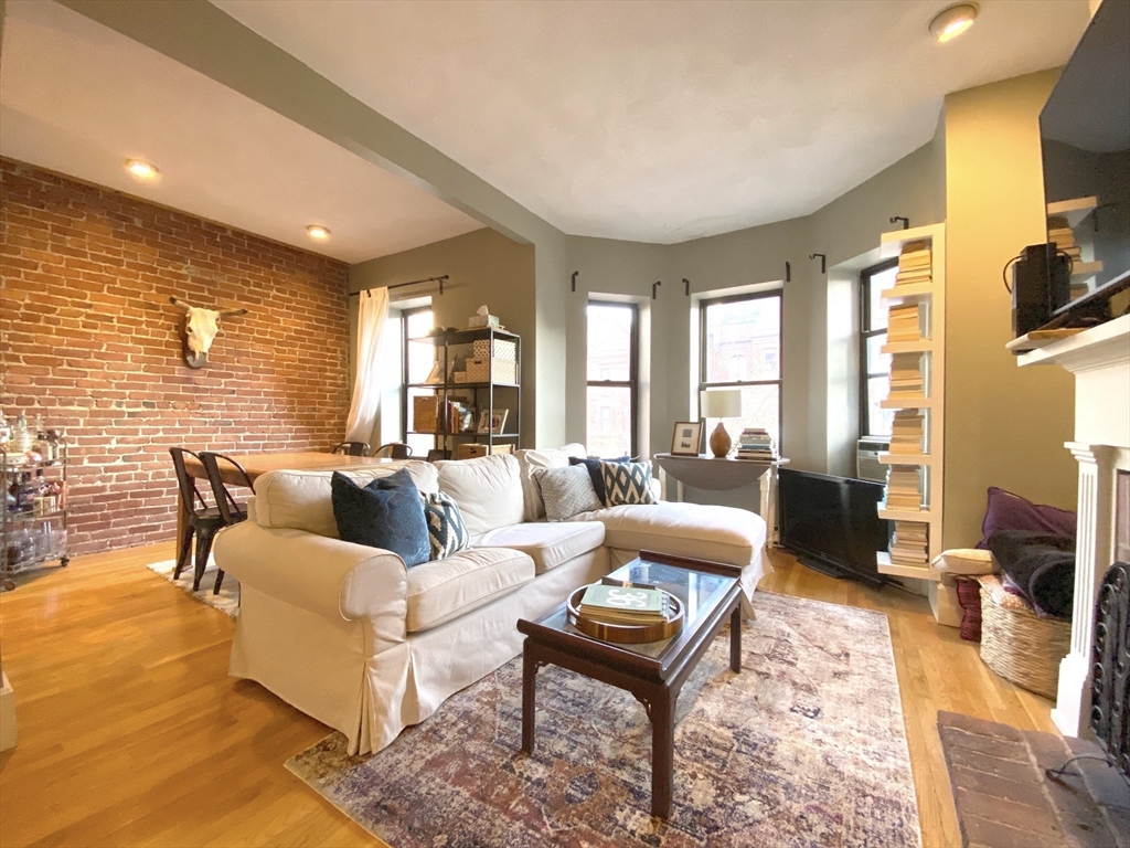 1 bed, 1 bath apartment for rent at 242 West Newton St Unit 4, Back Bay — photo 2 of 7